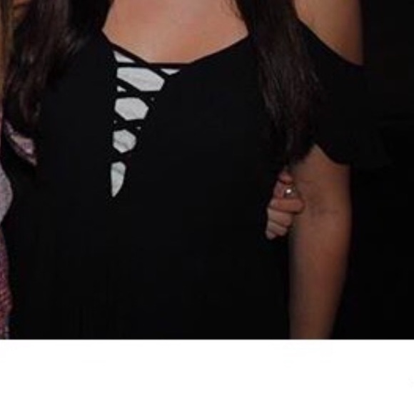 Black cold shoulder romper size medium - Picture 4 of 4